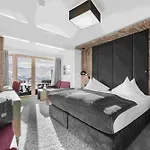 - Golf - Wellness Riml -adults Only Отель Хохгургль